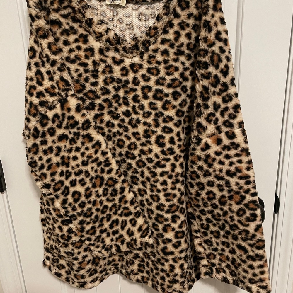 Blumin fuzzy leopard print shirt